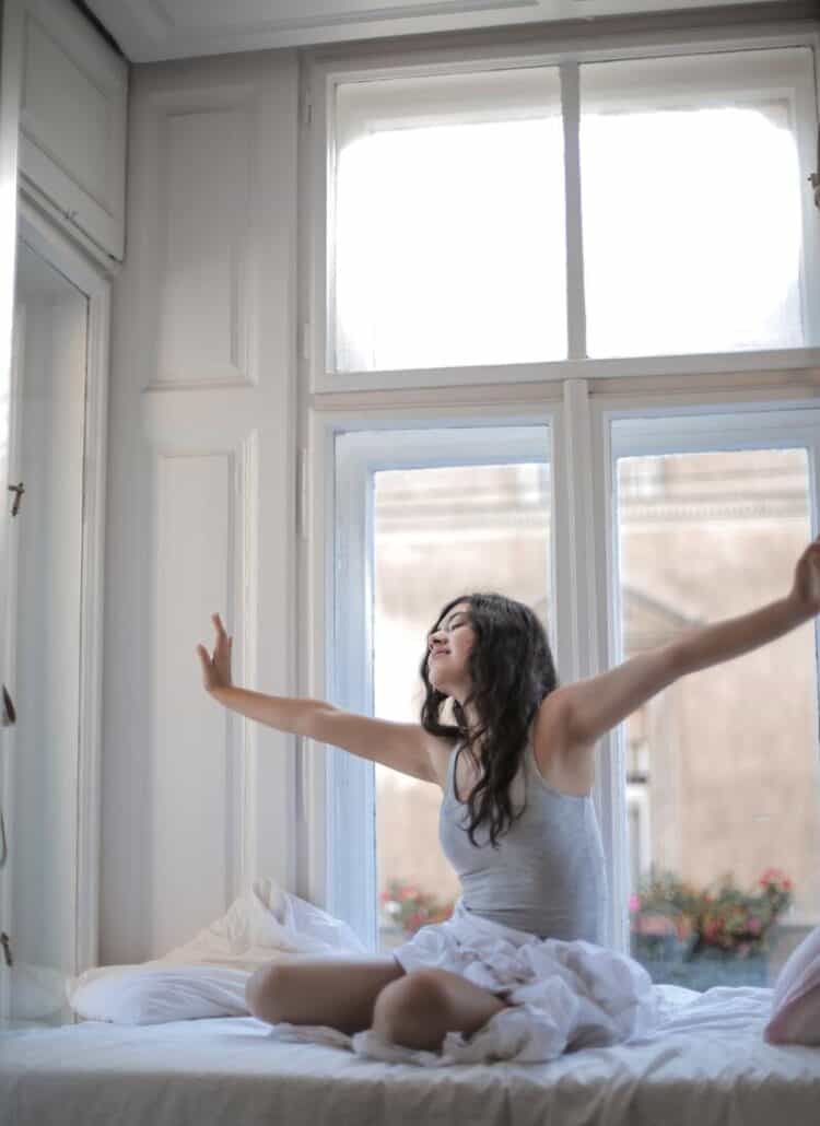 How To Wake Up (and Actually Get Up) At 5am Without Feeling Tired